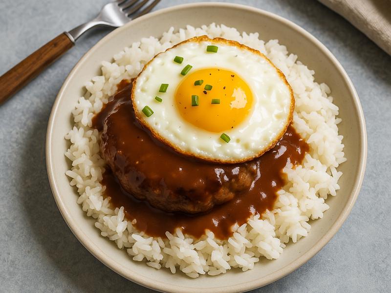Loco Moco-Hawaiianska biffar med ris och stekt ägg