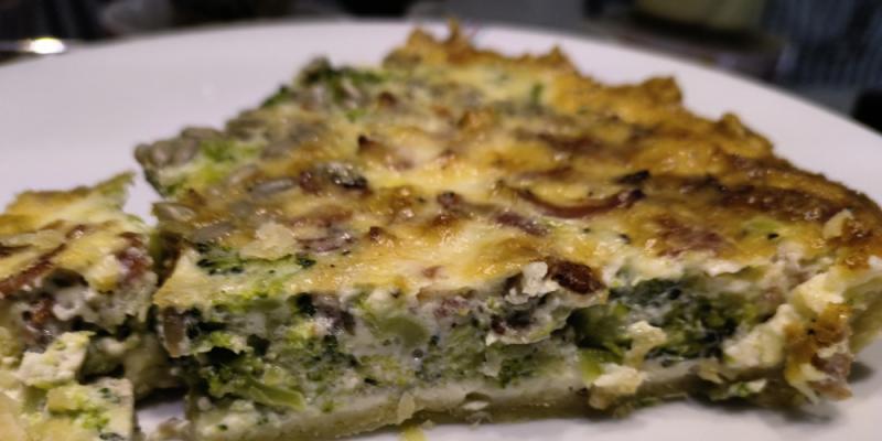 Broccolipaj med bacon