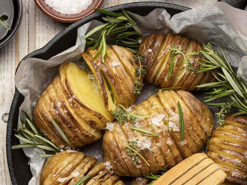 Hasselbackspotatis i Ugn