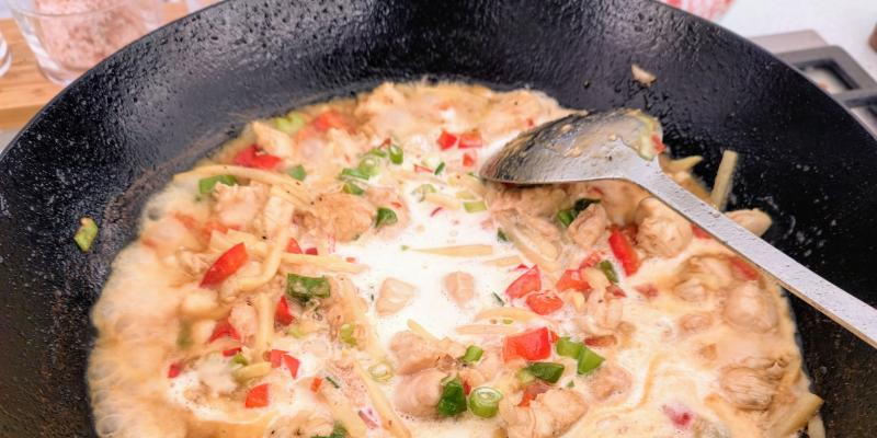 Kycklinggryta med sweet chili, Vitlök och Ingefära