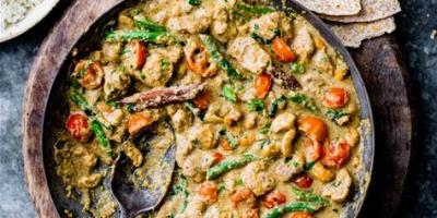 Marinerad kyckling med curry-cashewnötssås